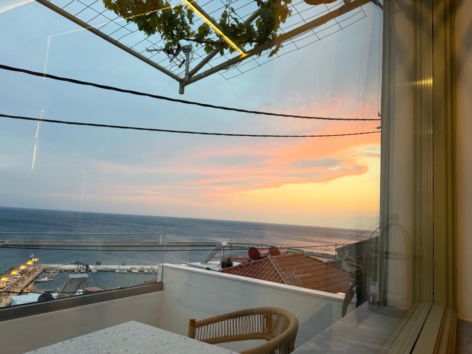 Michalelis Loft & Cave Apartment Plomari Bagian luar foto