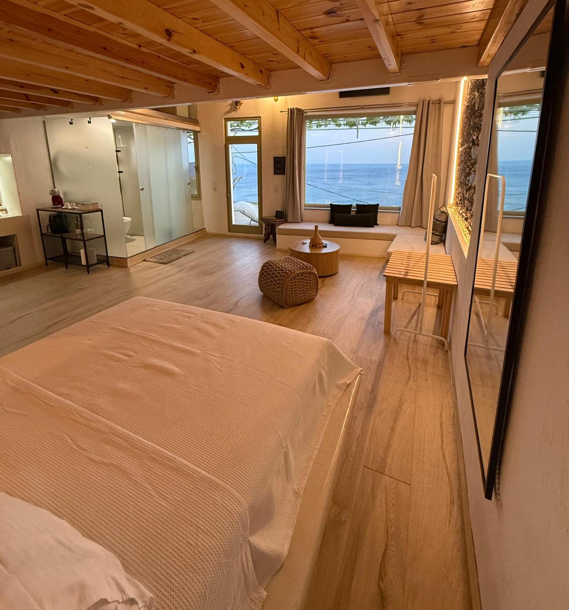 Michalelis Loft & Cave Apartment Plomari Bagian luar foto