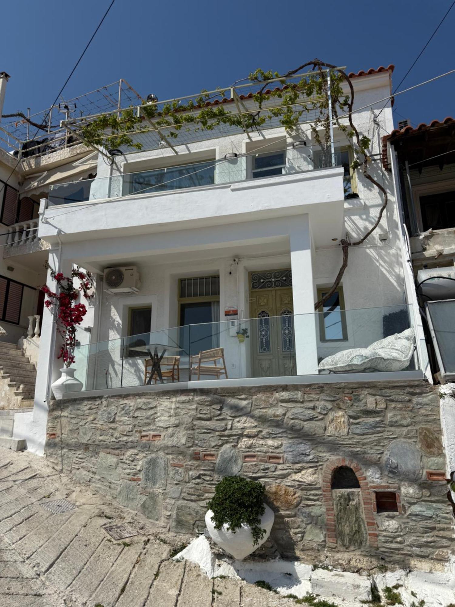 Michalelis Loft & Cave Apartment Plomari Bagian luar foto